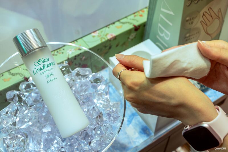 ร้านเครื่องสำอางและสกินแคร์ Albion ใน DIAMOR OSAKA