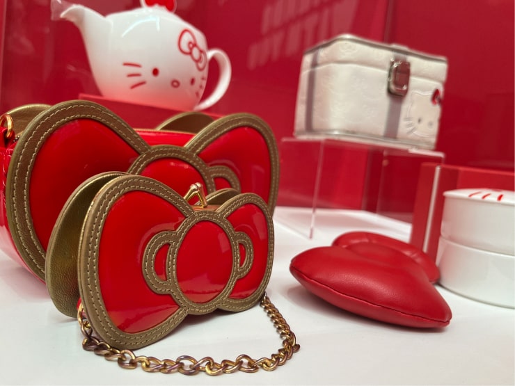 산리오 캐릭터와 ‘카와이이’ 문화의 역사를 다룬 산리오전 전시장