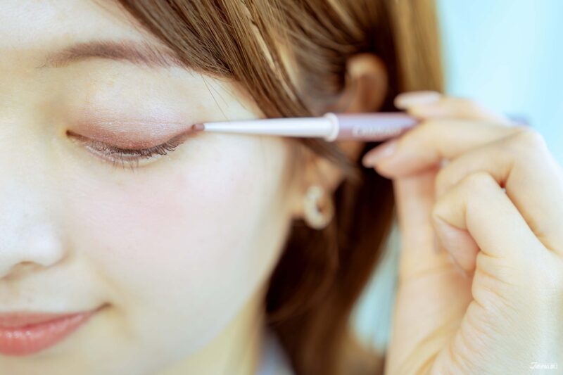 캔메이크 쿨톤 아이 메이크업 모델 이미지 컷