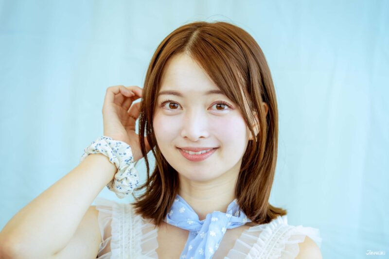 캔메이크 제품을 활용한 쿨톤 메이크업 모델 이미지 컷