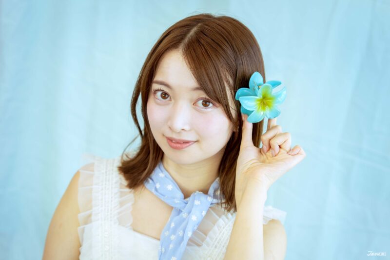 캔메이크 쿨톤 제품을 활용한 청량하고 투명한 수박 무드 메이크업