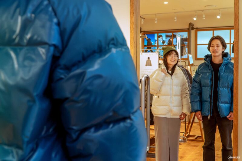 피레넥스 다운과 함께하는 겨울 코디