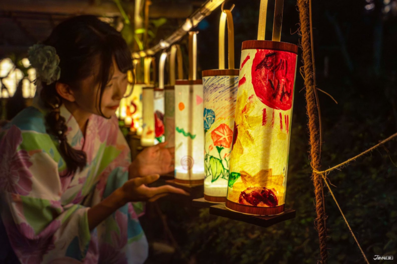 เดินเล่นในญี่ปุ่นตอนกลางคืน สวนมุโคจิมะ เฮียกกะเอน ยูกาตะหน้าร้อน