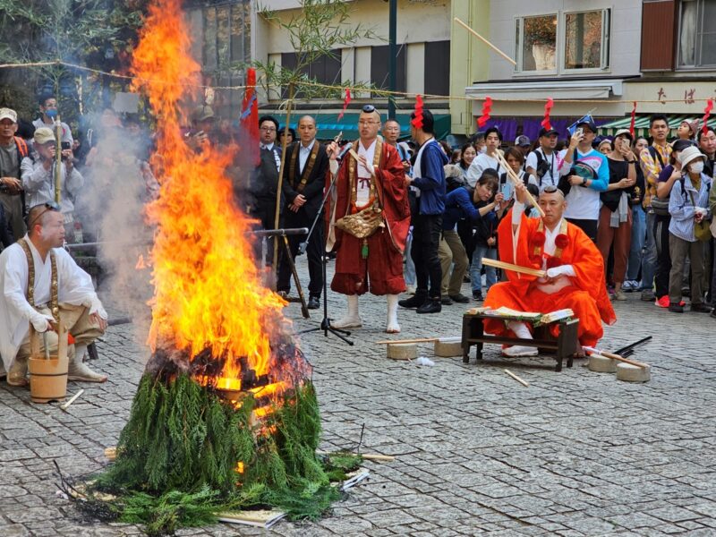 타카오산 모미지 마쓰리에서 열린 안전 기원제 모습