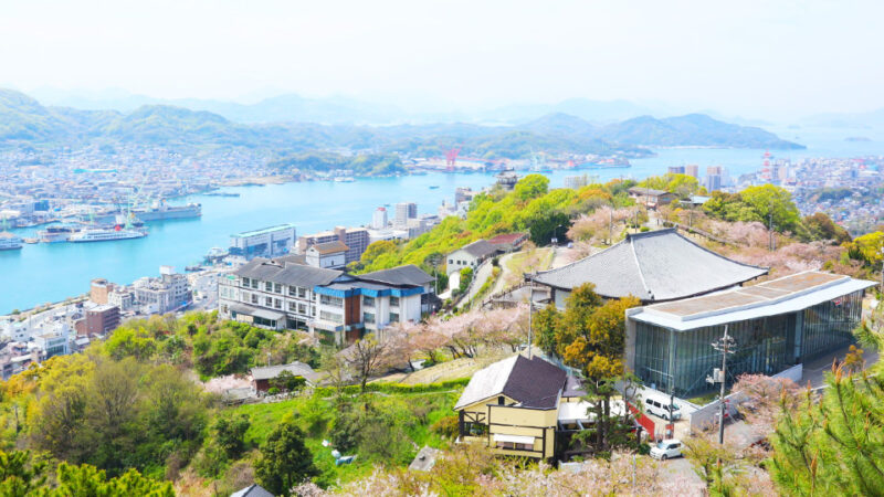 오노미치시 언덕 마을과 세토 내해 바다 풍경, 고양이 마을로 유명한 관광지