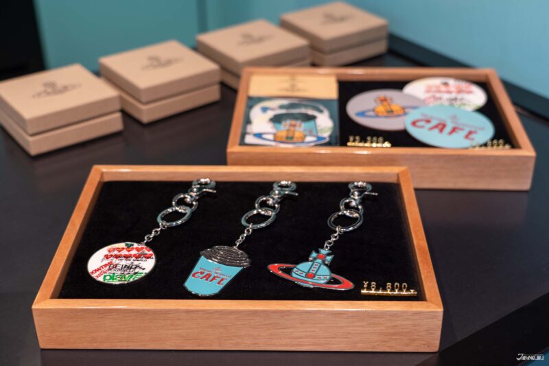 青山店  Vivienne Westwood風格咖啡廳 周邊