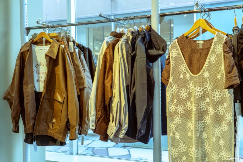 เสื้อผ้าญี่ปุ่น earth music & ecology ฤดูใบไม้ร่วง