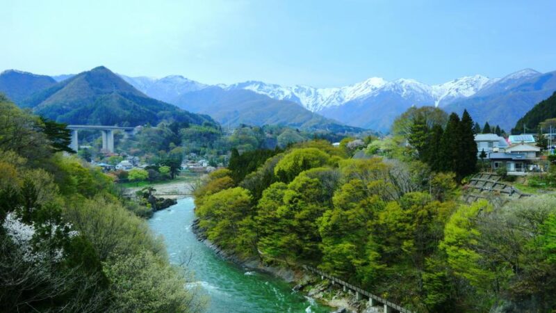 미나카미마치 계곡 온천과 겨울 설경 풍경