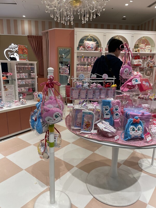 요코하마 호빵맨 뮤지엄 기념품 숍 내부 전경