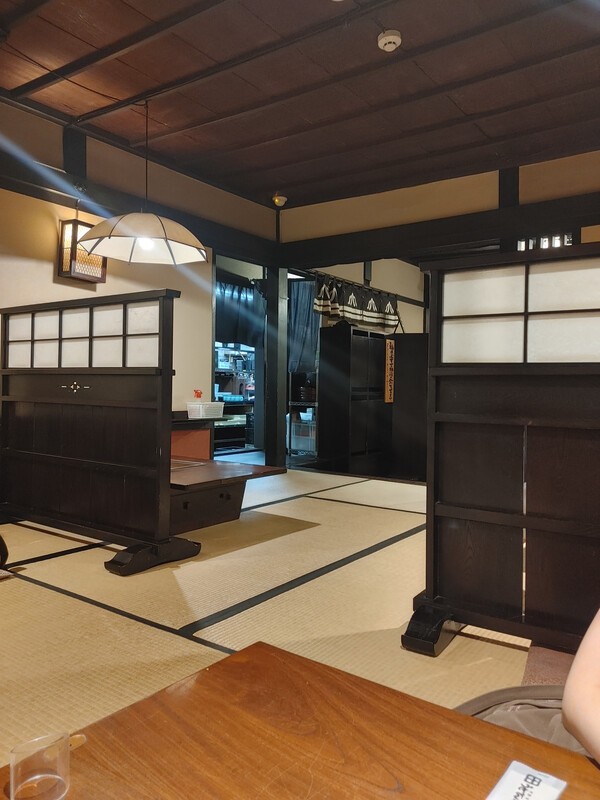 야마다야 본점의 다다미 좌석 내부 모습