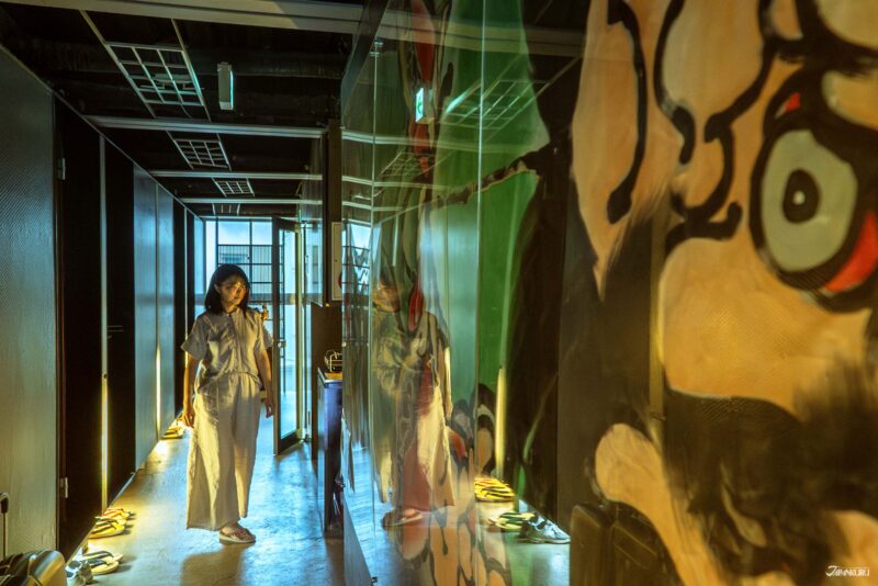 안돈 료칸 공용 욕실 벽을 채운 만화풍 벽화 아트