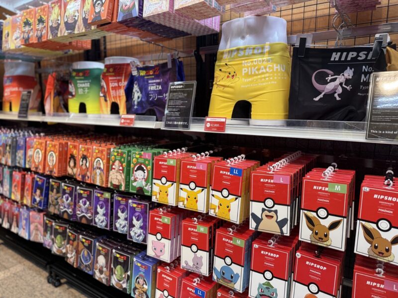 ร้านขายสินค้าอนิเมะยอดฮิต ในร้าน Japan Culture & Character Shop Guf สาขาเกียวโต