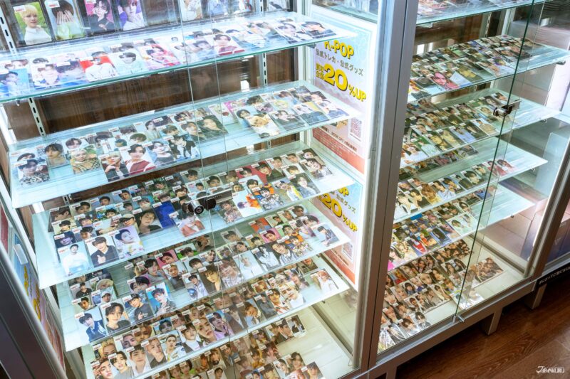 K-pop photo card shopping in Osaka at BOOKOFF Osaka Shinsaibashi