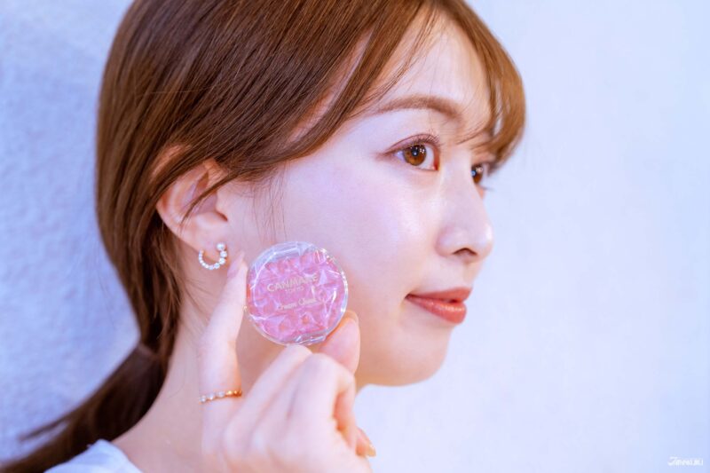 여배우 치크 메이크업, 은은한 펄감과 입체감