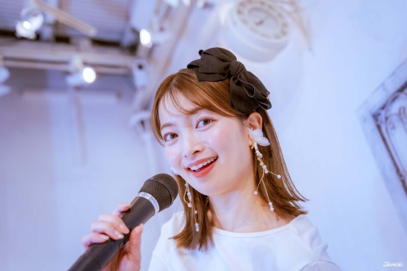 캔메이크 아이돌 무드 메이크업, 조명 아래에서도 또렷한 글로우 룩