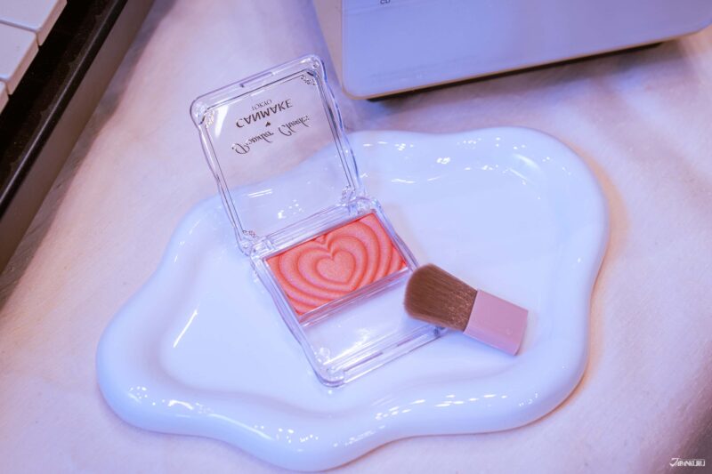 캔메이크 코랄 치크 발색 컷, 생기 있는 아이돌 무드