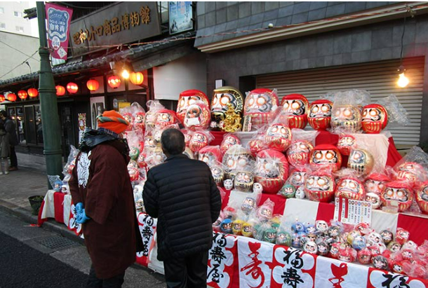 오메 다루마시장 풍경