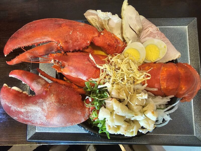 ราเมงล็อบสเตอร์ทั้งตัว เมนูขึ้นชื่อของร้าน EBI SIN