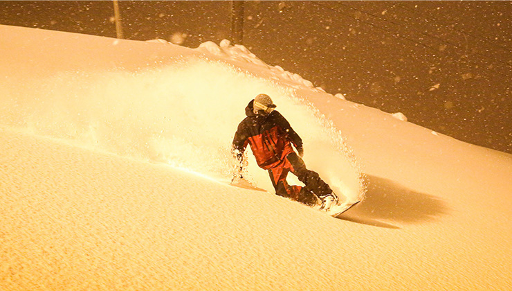 石打丸山滑雪場 夜間滑雪