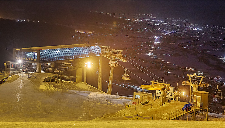 石打丸山滑雪場 夜間滑雪