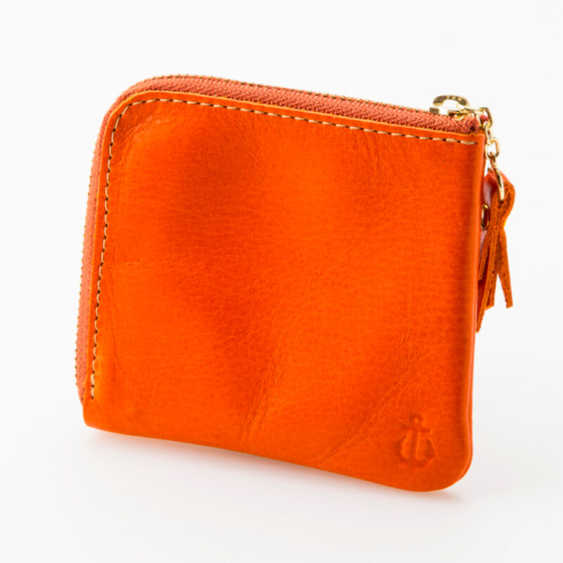 고베 닻 마크가 각인된 스튜디오 키치의 가죽 동전 지갑