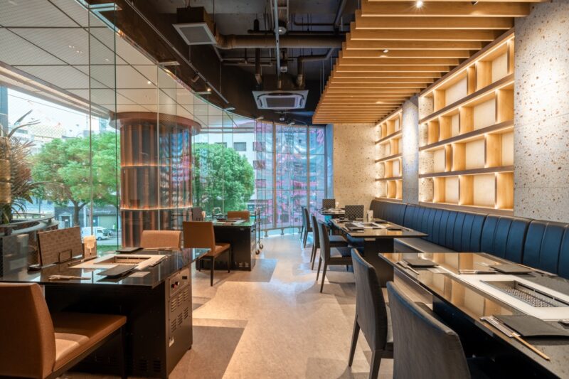 고급스러운 인테리어의 KOBE133 레스토랑