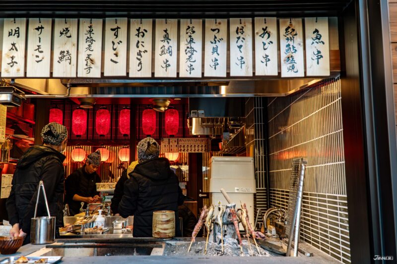  โซนร้านอาหาร Edomae Toyosu ภายใน Toyosu Senkyaku Banrai จำลองบรรยากาศญี่ปุ่นโบราณ