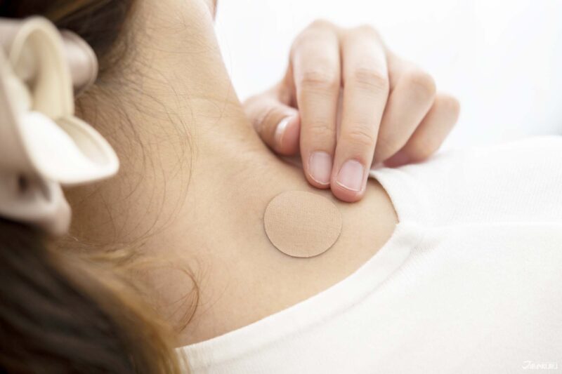 니치반 로이히츠보코 파스 피부 밀착 사용 이미지