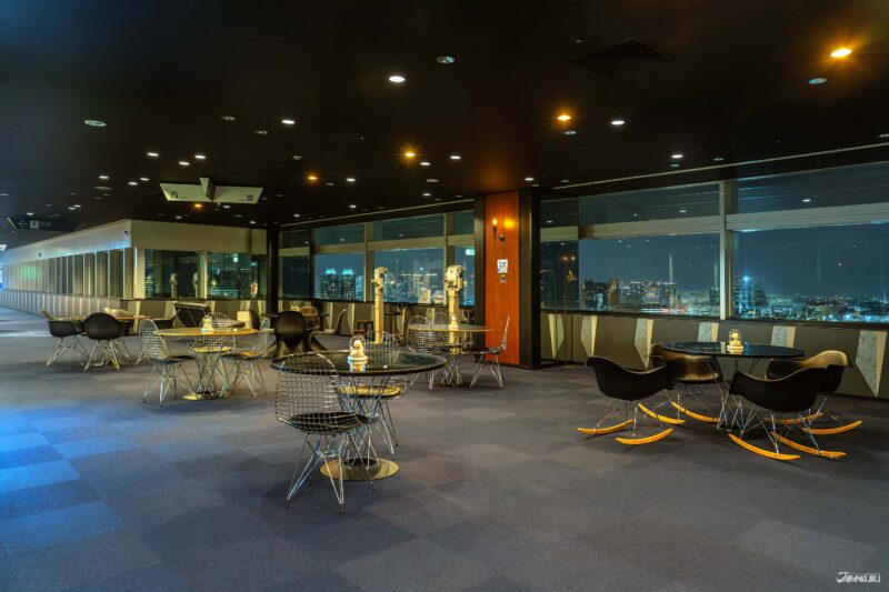 บรรยากาศภายในจุดชมวิว Telecom Center ฝั่งตะวันออก