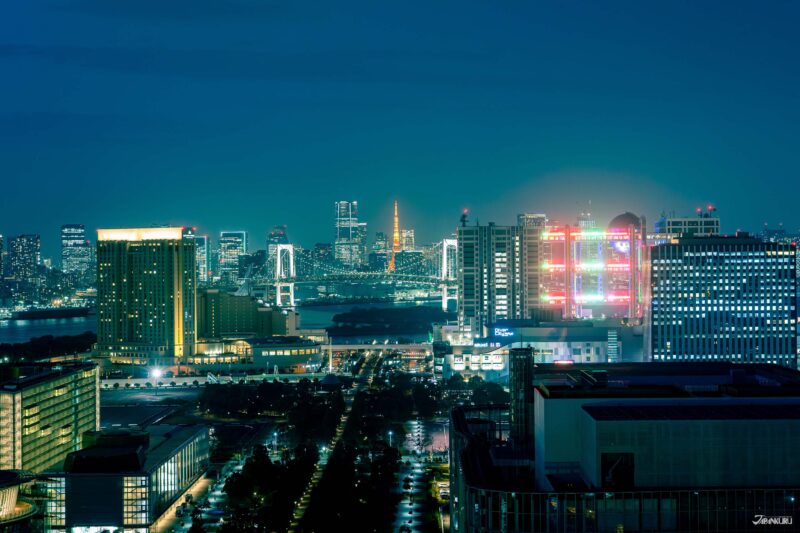 วิวทิวทัศน์ของอ่าวโตเกียวยามค่ำคืน ชมได้จากชั้น 21 ของอาคาร Telecom Center ฝั่งตะวันออก