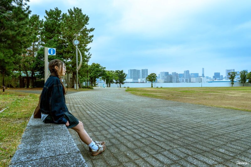 บรรยากาศในสวนสาธารณะชิโอคาเสะ วิวอ่าวโตเกียวและตึก