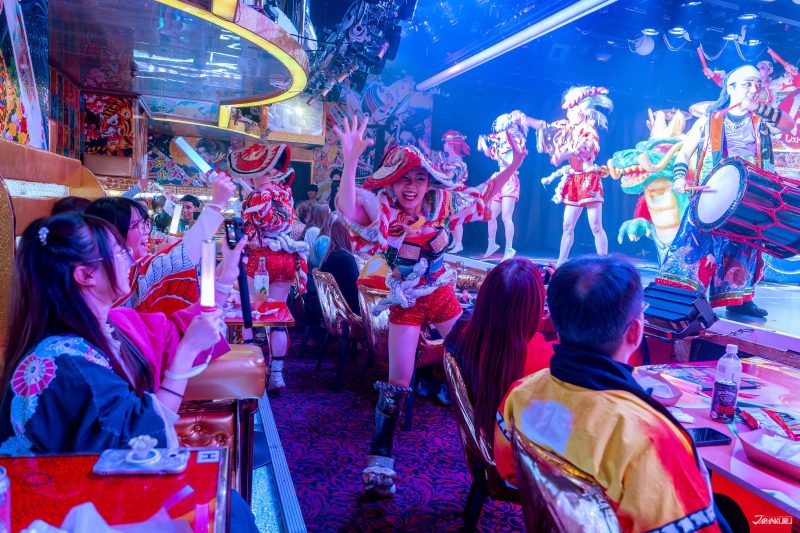 Tokyo's samurai dinner show: Shinjuku Samurai Restaurant