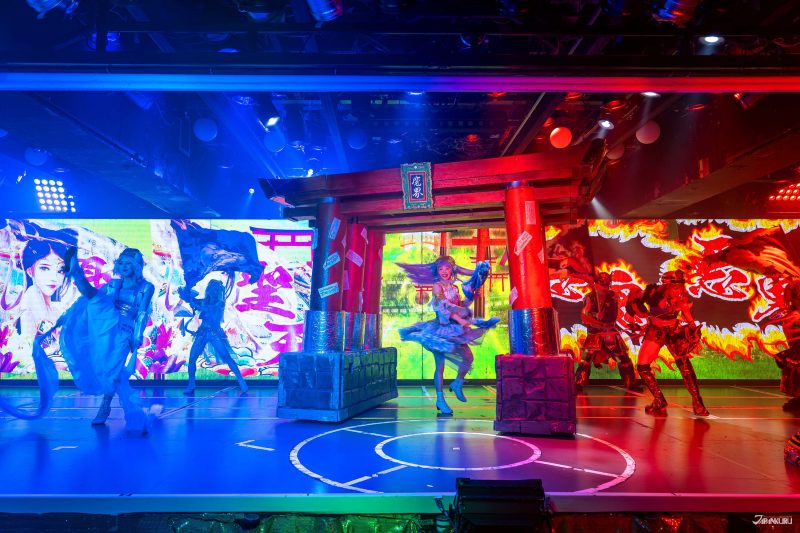 Tokyo's samurai dinner show: Shinjuku Samurai Restaurant