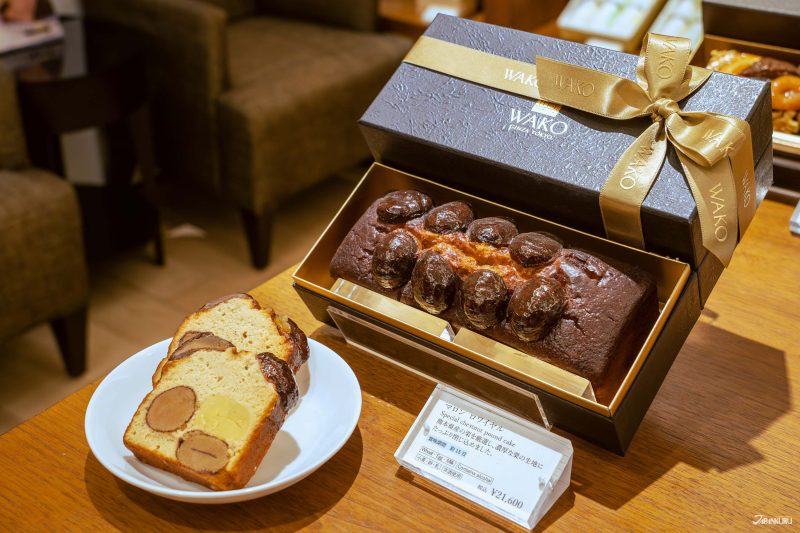 เค้กปอนด์รสเกาลัด เนื้อเค้กอัดแน่นไปด้วยเกาลัด