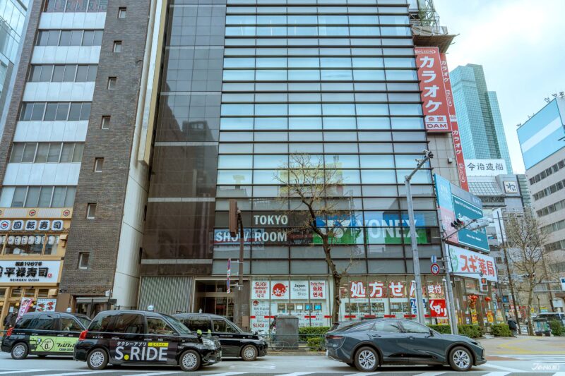 ด้านนอกของโชว์รูมโตเกียว