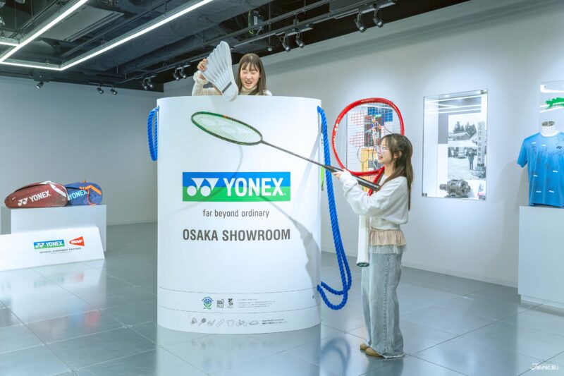 จุดถ่ายรูปด้านหน้าโชว์รูม Yonex ที่โอซาก้า