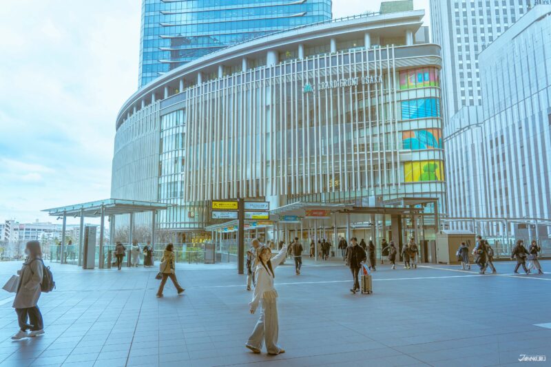 ด้านนอกของโชว์รูมโอซาก้า