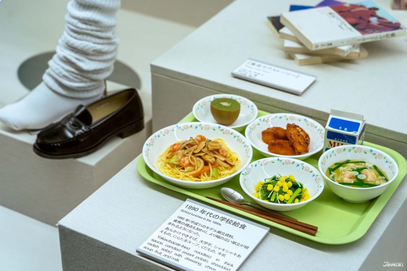 ภาพอาหารกลางวันของเด็กนักเรียนญี่ปุ่นในแต่ละยุค