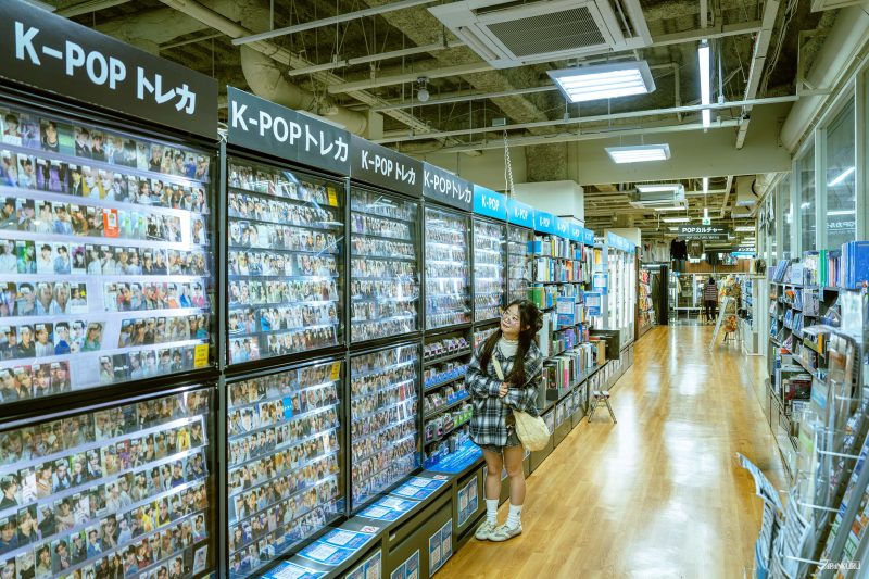 สินค้า K-POP วางจำหน่ายที่ BOOKOFF PLUS สาขา Kawaramachi OPA
