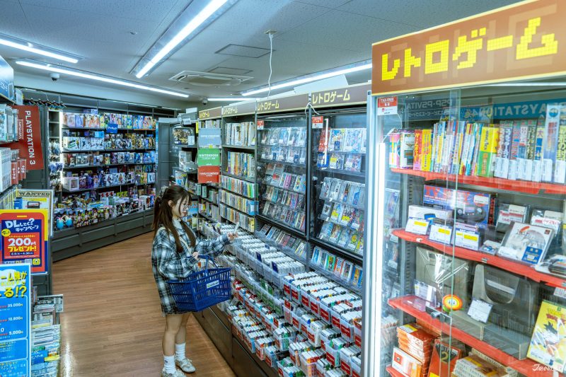 เกมหายาก วางขายใน BOOK OFF สาขาอาคารสถานีรถไฟซันโจ เกียวโต