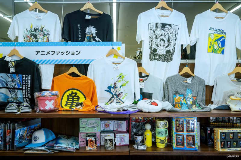 โซนเสื้ออนิเมะ BOOKOFF SUPER BAZAAR สาขาหมายเลข 1 เกียวโต ฟูชิมิ