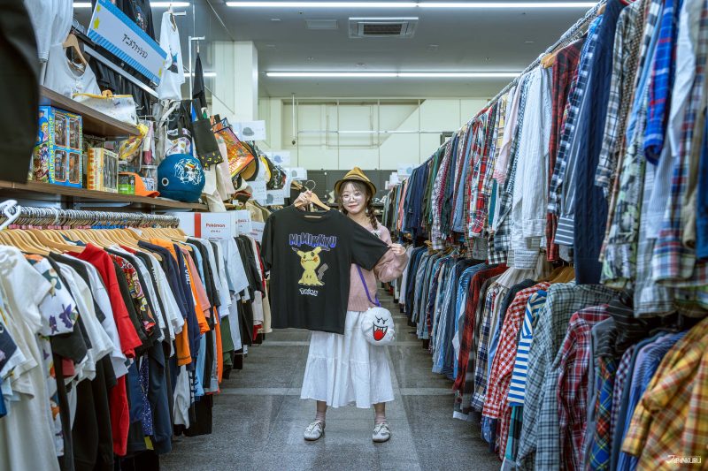 โซนเสื้ออนิเมะ BOOKOFF SUPER BAZAAR สาขาหมายเลข 1 เกียวโต ฟูชิมิ