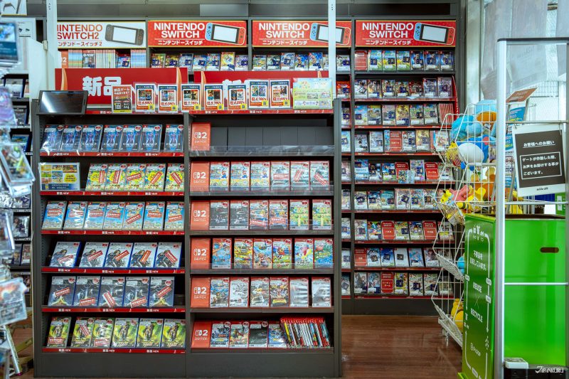 เกม Nintendo Switch วางขายในร้าน BOOK OFF สาขาอาคารสถานีรถไฟซันโจ เกียวโต