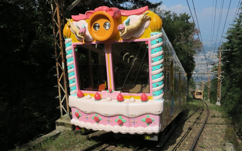 生駒山上遊樂園 蛋糕造型車廂