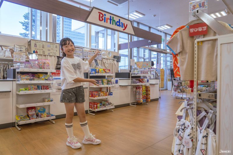 นางแบบเด็กถ่ายรูปในร้าน Birthday สาขา Saitama Shintoshin 