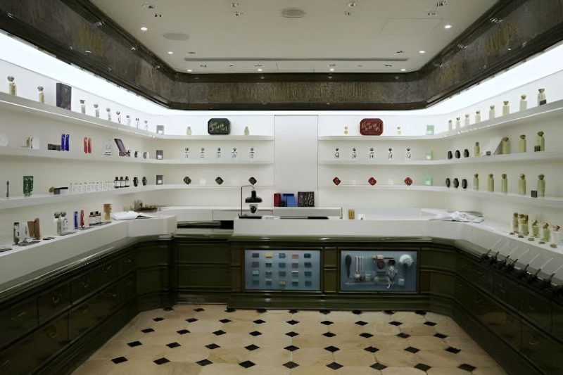 세이부 이케부쿠로 Officine Universelle Buly 매장