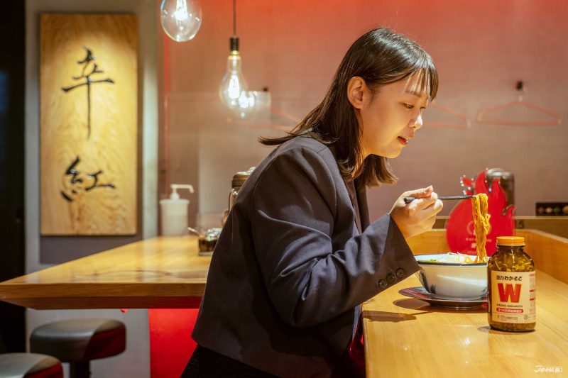 WAKAMOTO三餐後服用 成人一次服用9粒