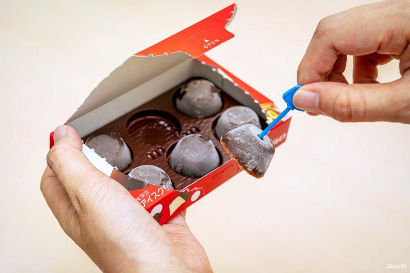 일본 인기 아이스크림 피노, 한입 크기의 바닐라 아이스크림을 초콜릿으로 감싼 디저트