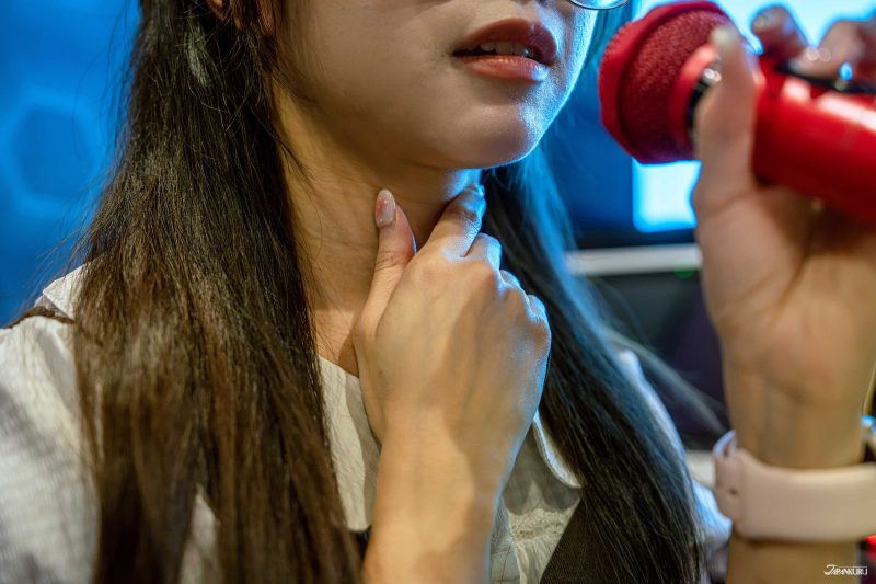 นยักท่องเที่ยวร้องคาราโอเกะระหว่างเที่ยวญี่ปุ่น
